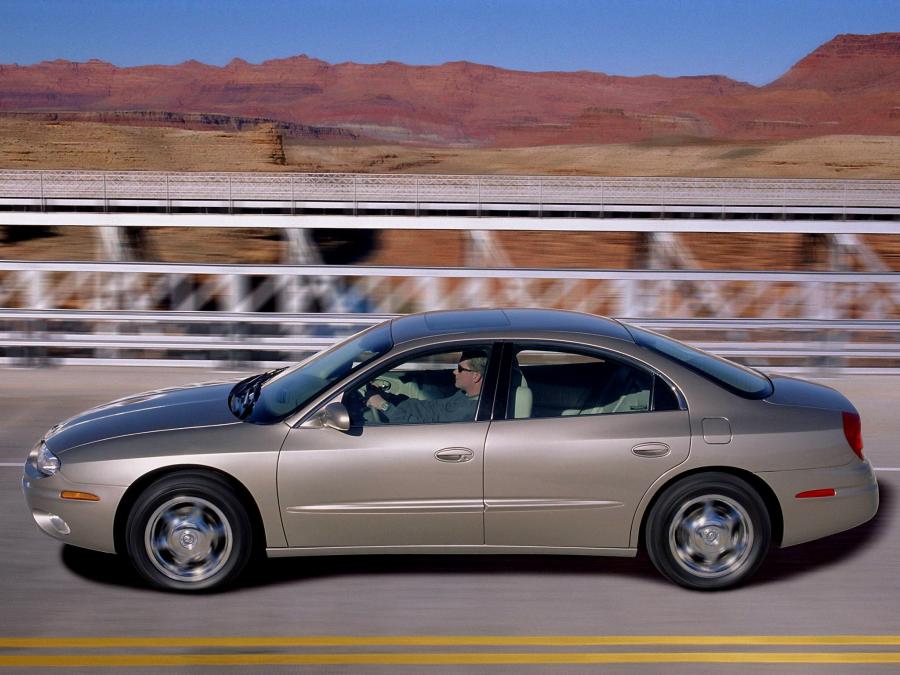 Oldsmobile Aurora 2000 года  (фото 16 из 16)